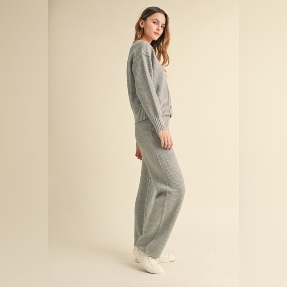 Camellia Knit 2-Piece Set Cardigan + Pants - Picture 3 of 6